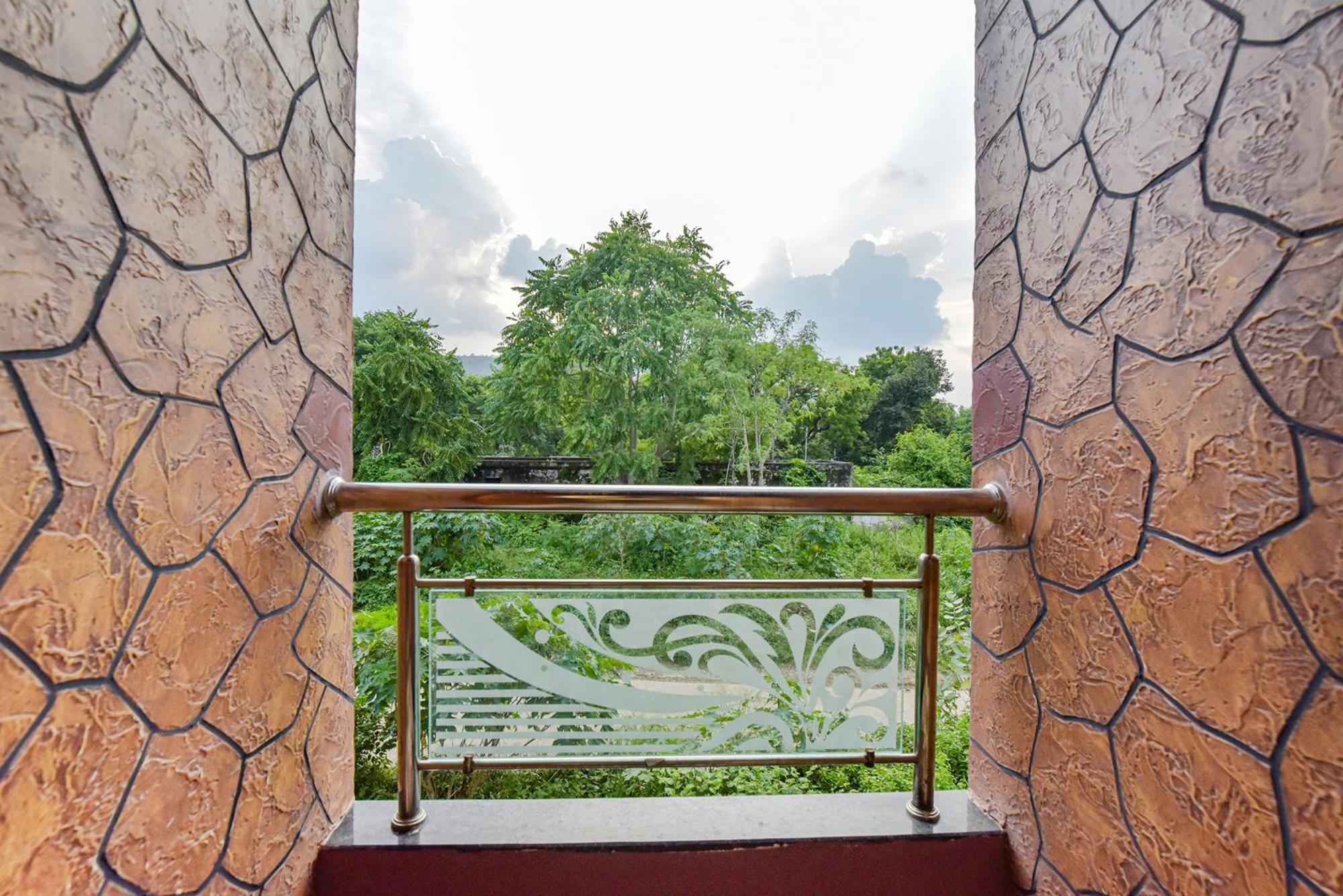 Fabhotel The Castle Inn Udaipur Exterior foto